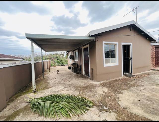 2 BEDROOM FREEHOLD FOR SALE IN NEWLANDS EAST